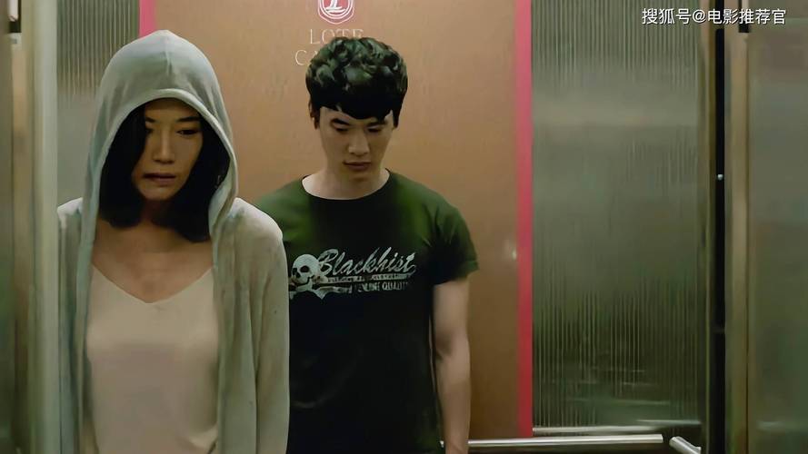 三影交织:爱情惊悚与女性自我探索 三影交织:爱情惊悚与女性自我探索