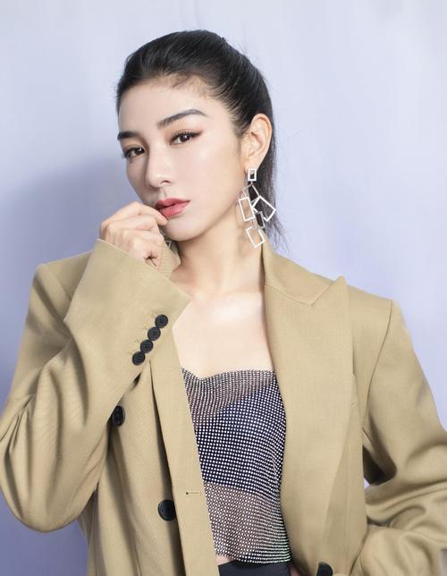 《子夜归》热播,黄奕因女儿争议被骂没教养,网友怒斥言行失当 《子夜归》热播,黄奕因女儿争议被骂没教养,网友怒斥言行失当