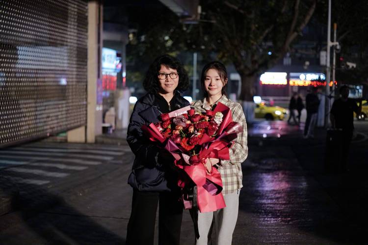 《想飞的女孩》导演文晏携主演创作故事,妇女节启航! 《想飞的女孩》导演文晏携主演创作故事,妇女节启航!