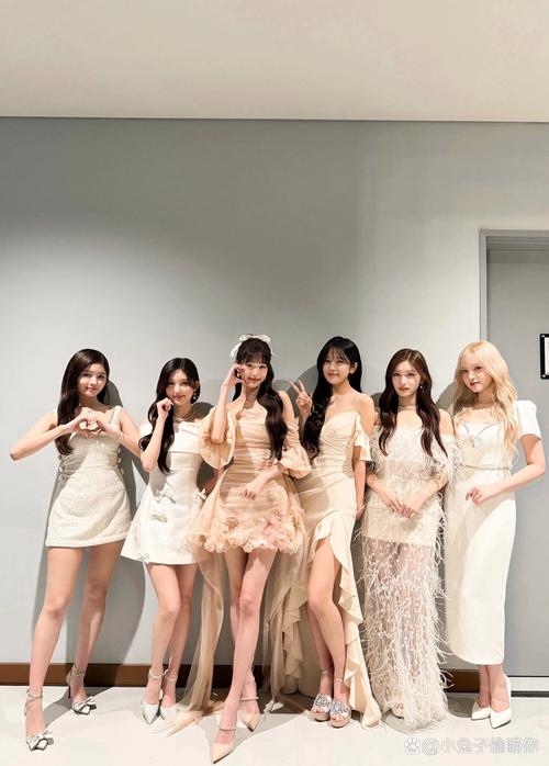 IVE女团身材火出圈,颜值天花板引热议 IVE女团身材火出圈,颜值天花板引热议