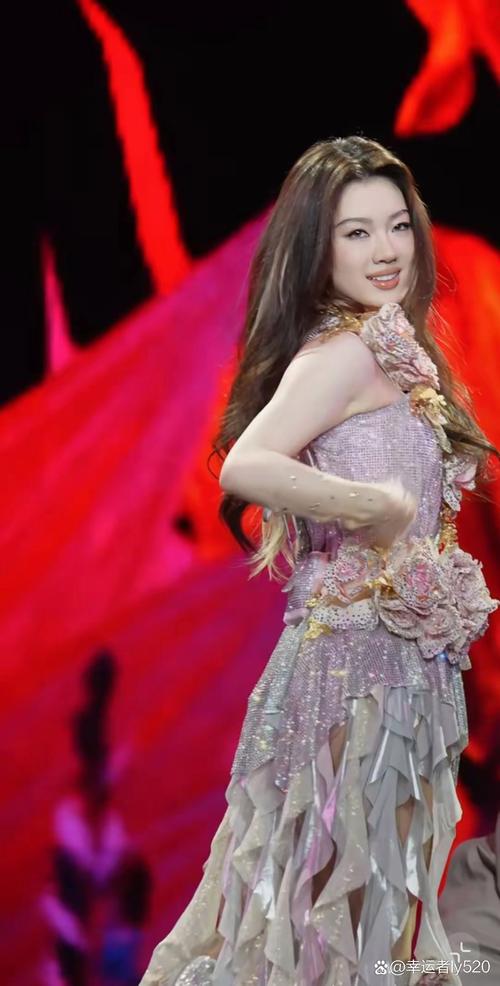单依纯被骂舞台差？努力转型变原创女歌手