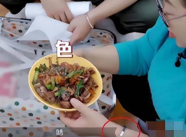 爆姐节目热谈:幕后配音奢华外卖与明星效应 爆姐节目热谈:幕后配音奢华外卖与明星效应