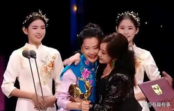 《一路繁花2》宁静刘嘉玲何赛飞再聚首,观众求换人避宫斗 《一路繁花2》宁静刘嘉玲何赛飞再聚首,观众求换人避宫斗
