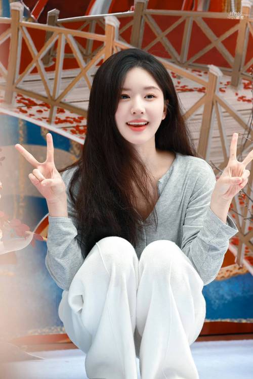 娱乐圈热议:明星人设赵露思解约霍思燕担忧儿子郑业成隐婚传闻 娱乐圈热议:明星人设赵露思解约霍思燕担忧儿子郑业成隐婚传闻