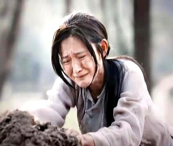 《灼灼韶华》剧情上头 褚韶华被捅刀，姐妹情深康二妞被害死，剧情太虐！