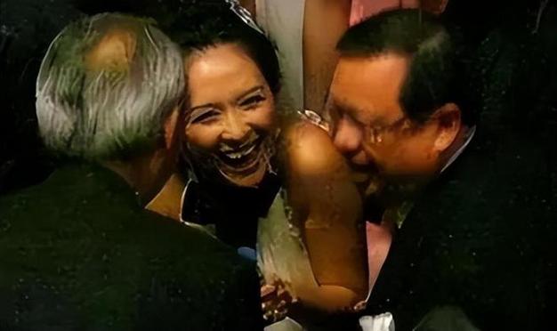 娱乐圈独家大揭秘：明星私生活幕后真相曝光