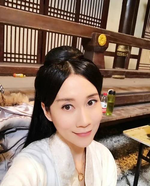 中年女演员魅力:王艳与温峥嵘的生活轨迹与成长反思 中年女演员魅力:王艳与温峥嵘的生活轨迹与成长反思