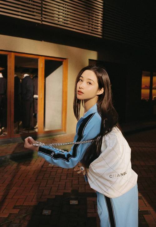 孙嘉璐新片杀青，《哀牢山迷境》甜酷获赞