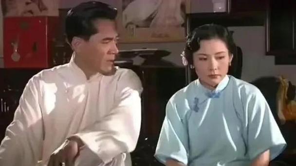 二奶奶探望杨九红，提接回姨奶奶