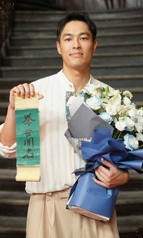 央视大女主剧《灼灼韶华》热依扎杨祐宁领衔，上海商战精彩来袭！