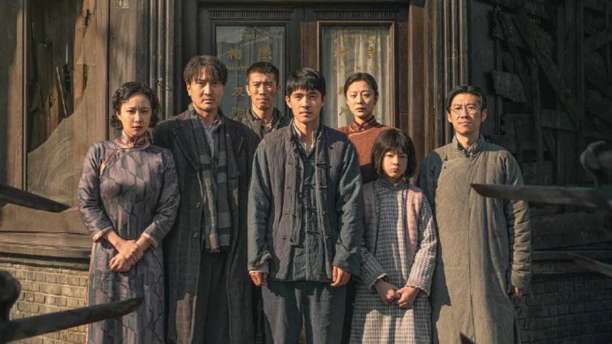 暑期票房冲60亿，《南京照相馆》黑马破10亿！