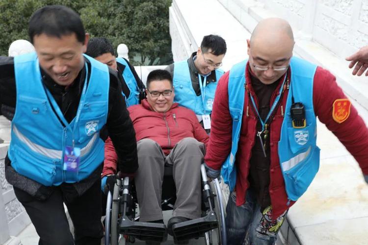 西宁影展杨正骐《呼朋引伴》获奖，杭州故事获关注