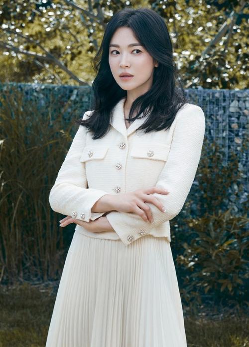 43岁宋慧乔：从离婚阴影到综艺自信，女神蜕变之路！