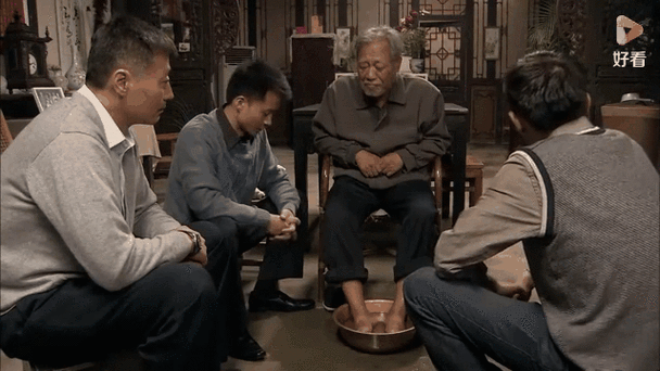 79岁退休老人生活剧:亲情纠葛与晚年温情 79岁退休老人生活剧:亲情纠葛与晚年温情