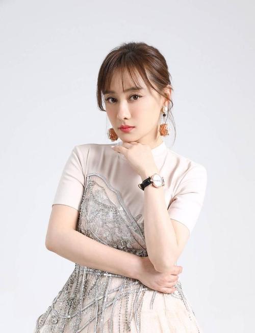 陈德容综艺争议:中年艺人跨界困境与舆论分歧 陈德容综艺争议:中年艺人跨界困境与舆论分歧
