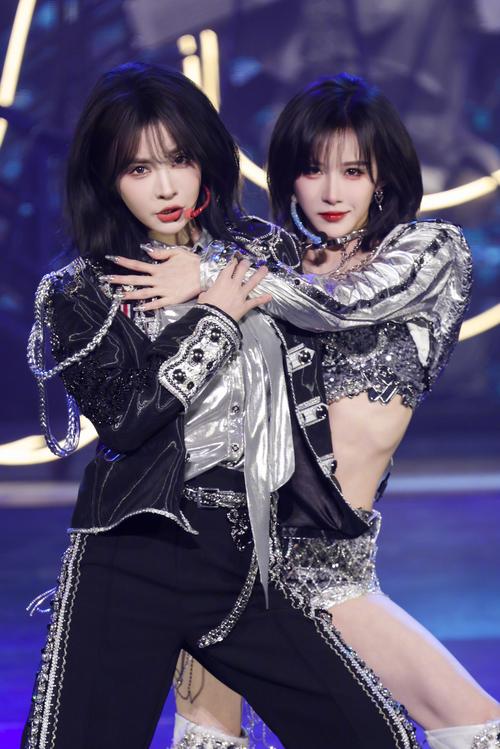 SNH48香港盛典 杨冰怡获金奖，首次登陆香港启航新征程