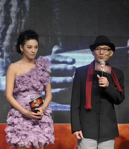 娱乐圈男主持心路小花情感明星幕后真相,快来吃瓜! 娱乐圈男主持心路小花情感明星幕后真相,快来吃瓜!