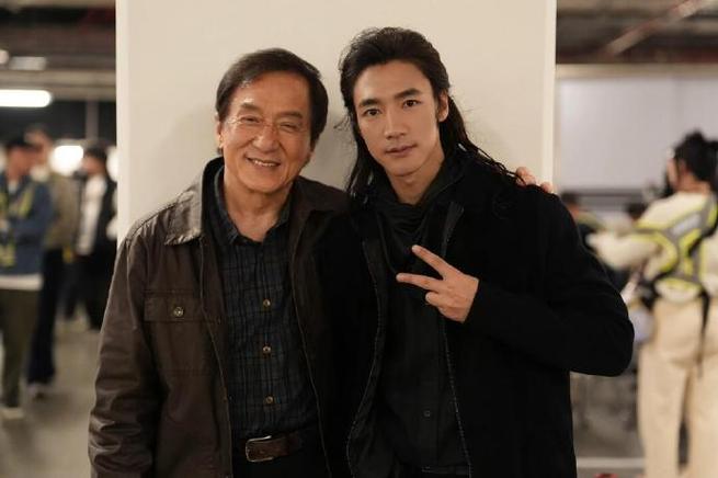 成龙71岁猛打！《捕风追影》超爽硬核动作