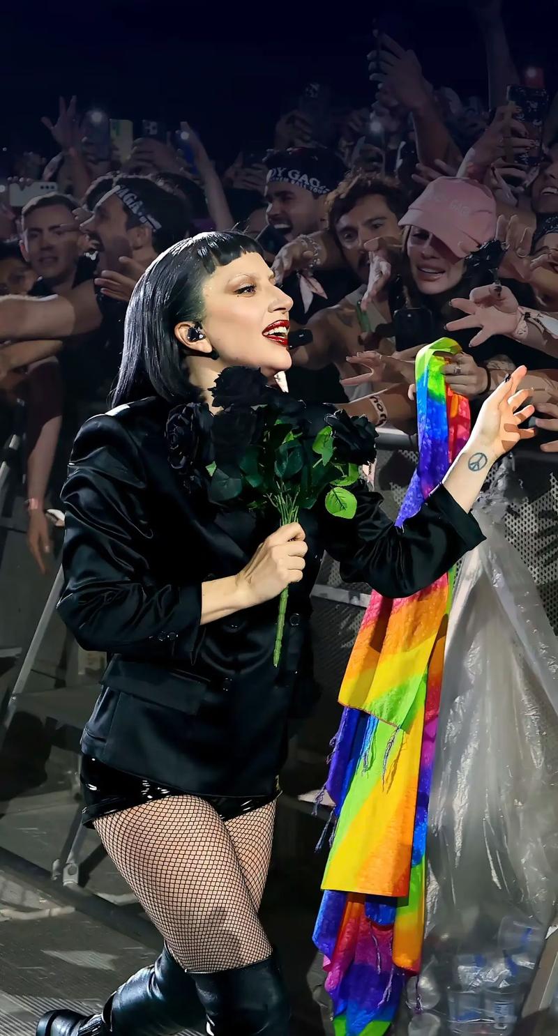Gaga声带受伤紧急取消演出，后续安排待定