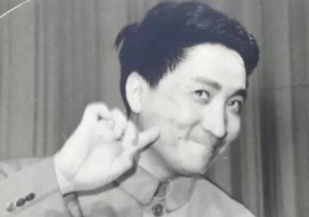 2025江苏春晚姜昆相声:大数据陷阱下的幽默警示 2025江苏春晚姜昆相声:大数据陷阱下的幽默警示
