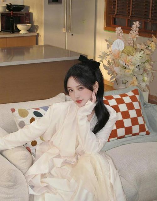 董璇婚姻热议，孙丞潇金莎获赞