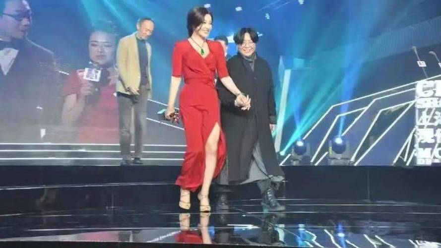 王菲春晚彩排引热议,世界赠予我的歌声开启情感大门 王菲春晚彩排引热议,世界赠予我的歌声开启情感大门