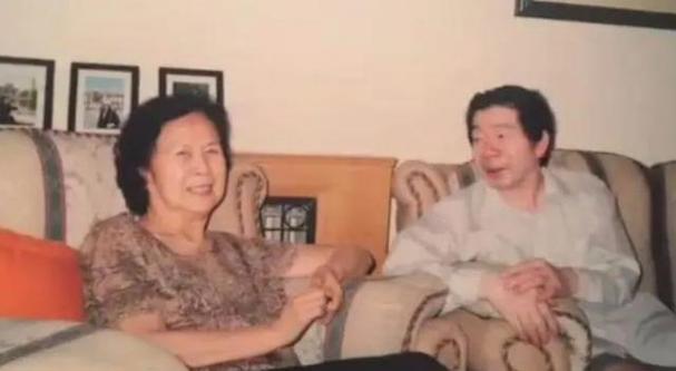 谭松韵升咖赵露思休整，娱乐圈剧评及爆姐趣闻