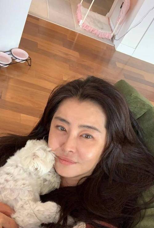 Lisa与LV三公子恋情真相:利益交换还是真爱? Lisa与LV三公子恋情真相:利益交换还是真爱?