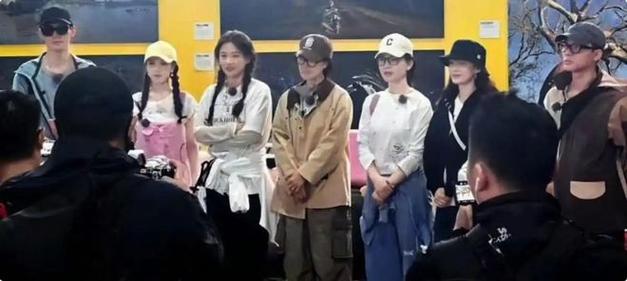 花儿与少年7热度一般，素颜陪看引热议