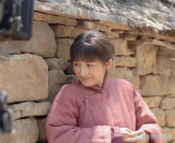 杨幂上《你好种地少年》体验农活,演技获赞 杨幂上《你好种地少年》体验农活,演技获赞