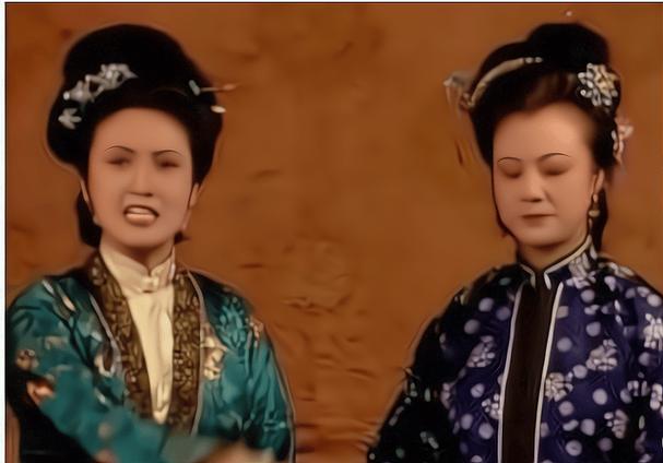 红楼秘闻:王熙凤寿辰惊魂,妯娌尤氏暗谋野心 红楼秘闻:王熙凤寿辰惊魂,妯娌尤氏暗谋野心
