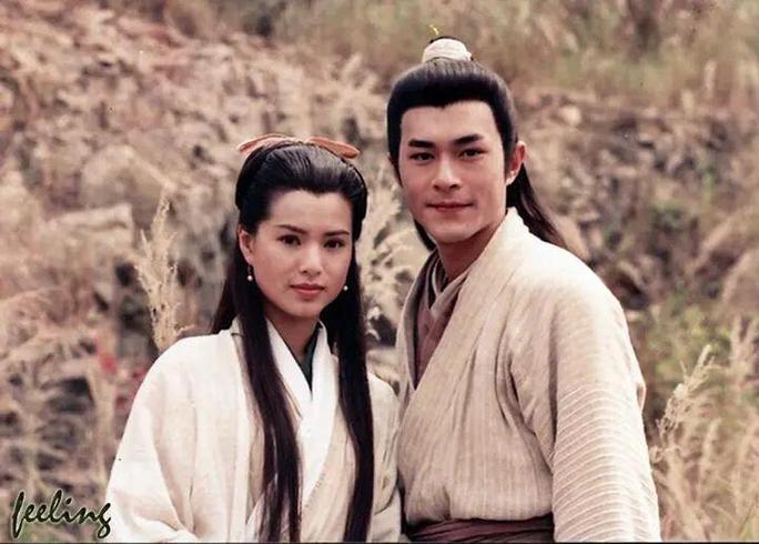 杨过恋上小龙女 潇洒背后，她的感情靠得住吗？