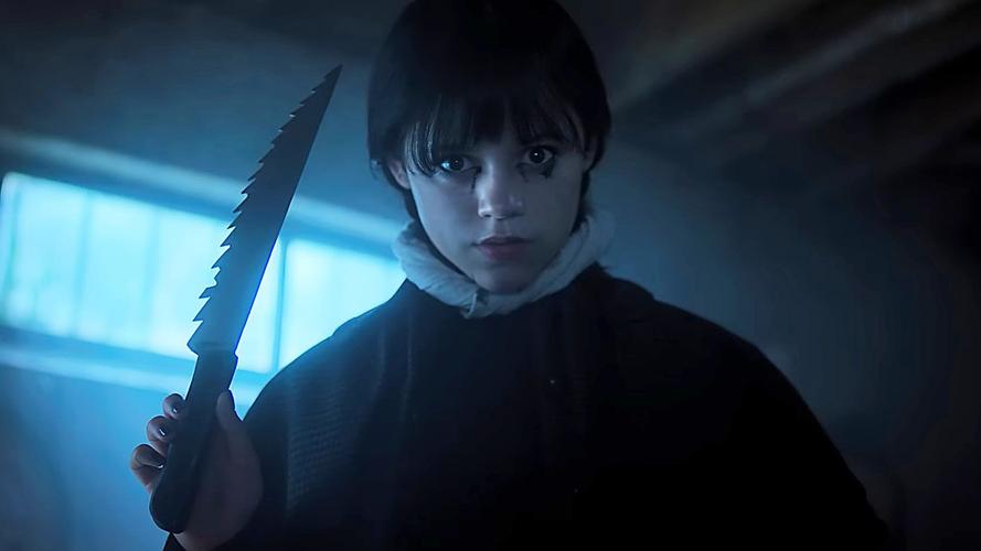 《星期三2》新剧照 原班人马回归，周三成学院恩人，8月Netflix开播