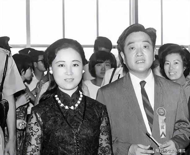 平鑫涛情感传奇：爱恨交织的文坛人生
