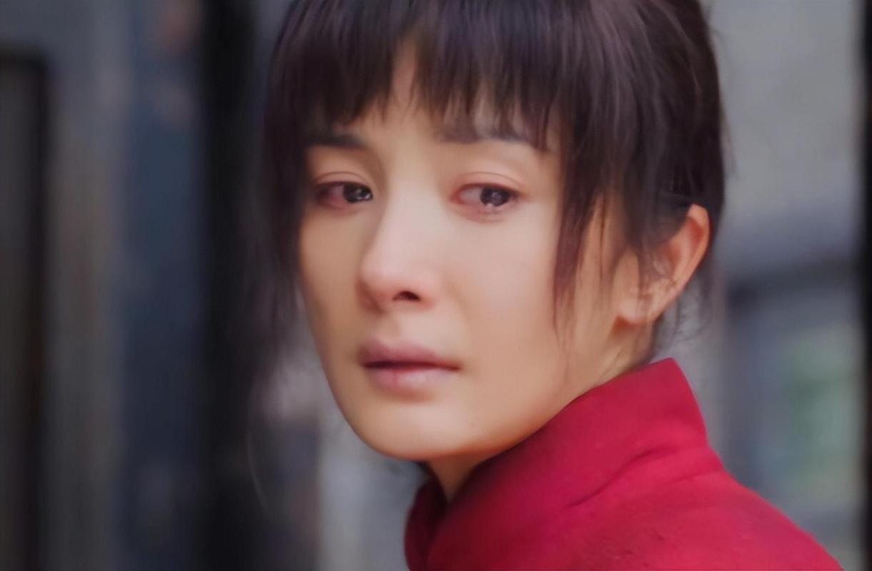 杨幂《生万物》演技获赞 转型演员路如何走？