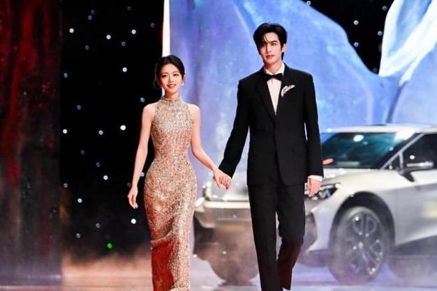 《骄阳似我》爆款来袭:双向治愈爱情,宋威龙赵今麦主演引期待 《骄阳似我》爆款来袭:双向治愈爱情,宋威龙赵今麦主演引期待