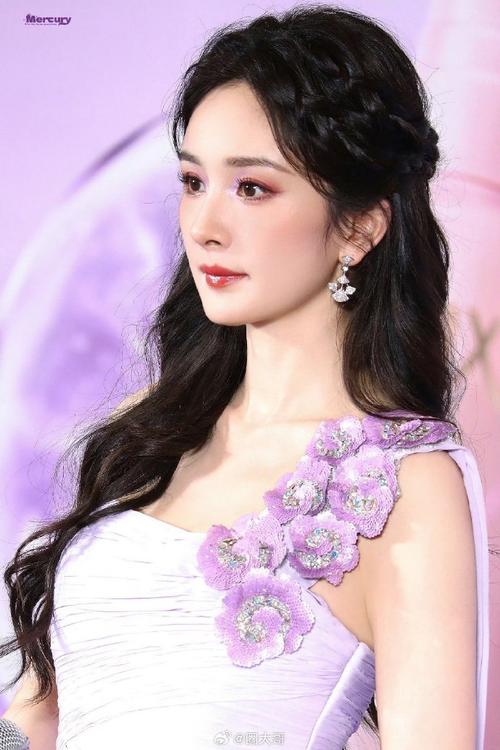 杨幂演技获赞,《生万物》收视口碑双丰收,转型成功未来可期 杨幂演技获赞,《生万物》收视口碑双丰收,转型成功未来可期