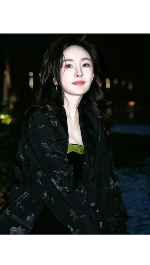 《生万物》催泪 绣绣娘去世,杨幂演技获赞 《生万物》催泪 绣绣娘去世,杨幂演技获赞