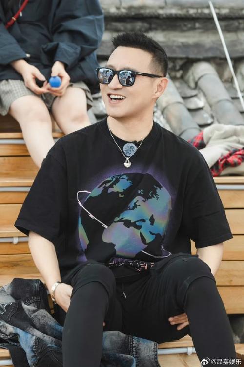 汪峰回归《五十公里桃花坞》收视仍好，老成员镜头被质疑分配不均