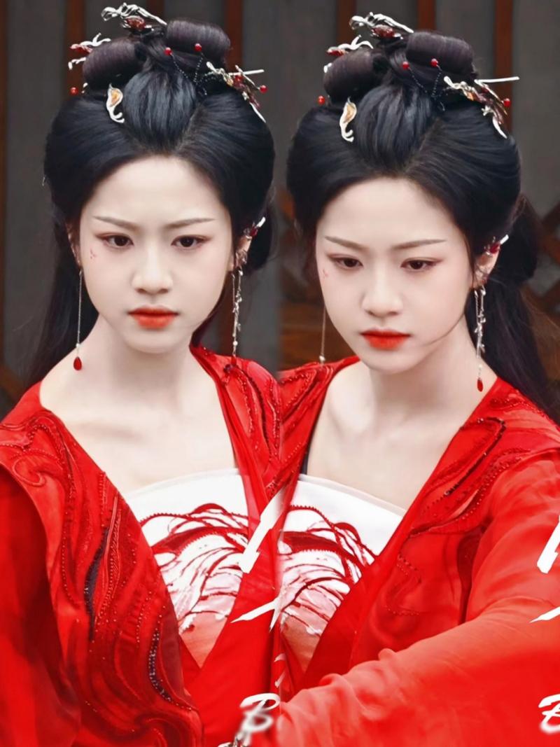 沐清歌两世穿搭惊艳,仙侠剧穿搭美学新标杆! 沐清歌两世穿搭惊艳,仙侠剧穿搭美学新标杆!