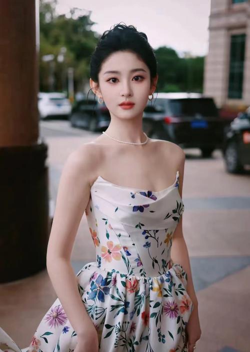 赵晴演墨彩环颜值演技爆，有望成顶流小花