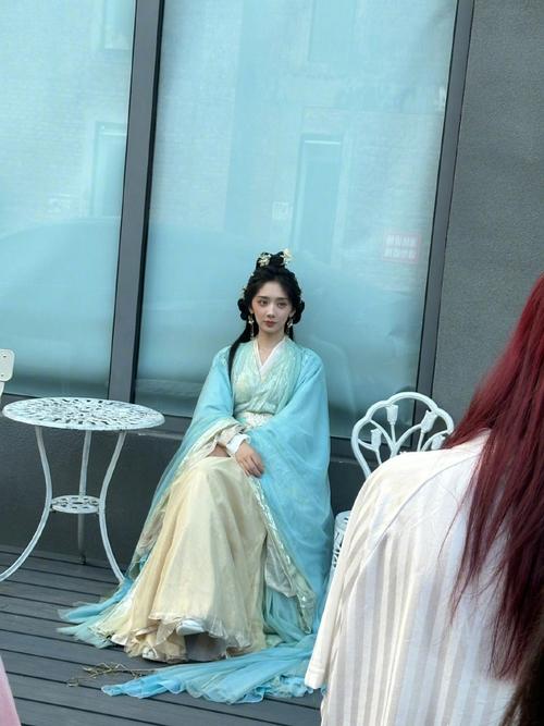 陈飞宇王影璐办婚礼追剧活动互量腰围