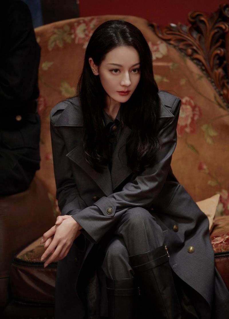 迪丽热巴综艺表现引热议,美貌智慧并存,期待新一季节目! 迪丽热巴综艺表现引热议,美貌智慧并存,期待新一季节目!