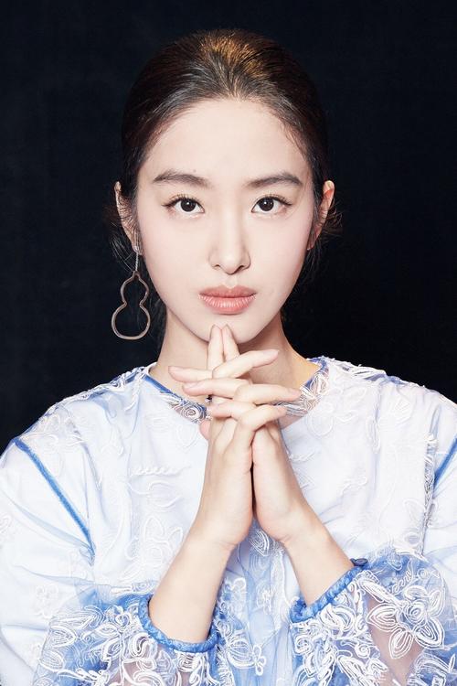 杨采钰:童星学霸转型演员,感情生活再起波澜 杨采钰:童星学霸转型演员,感情生活再起波澜