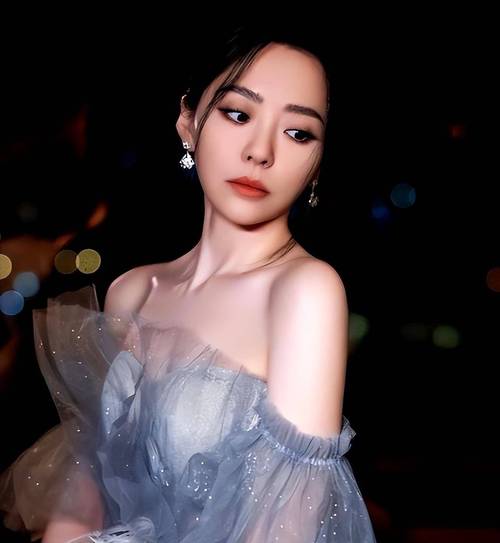 张靓颖离婚逆袭：婚姻算计与命运转折