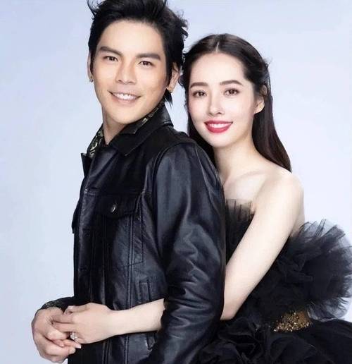 向佐郭碧婷幸福恋情，向太张兰加盟繁花节目引关注