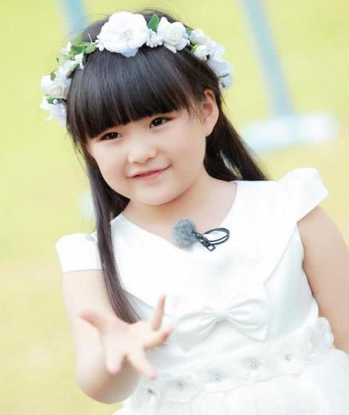明星子女成长揭秘:黄多多美式教育下的成长之路 明星子女成长揭秘:黄多多美式教育下的成长之路