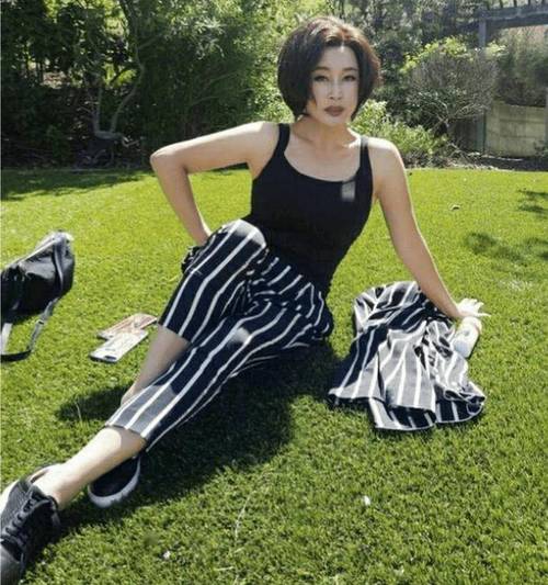 74岁刘晓庆真人秀真实展现，撕掉滤镜活出真我