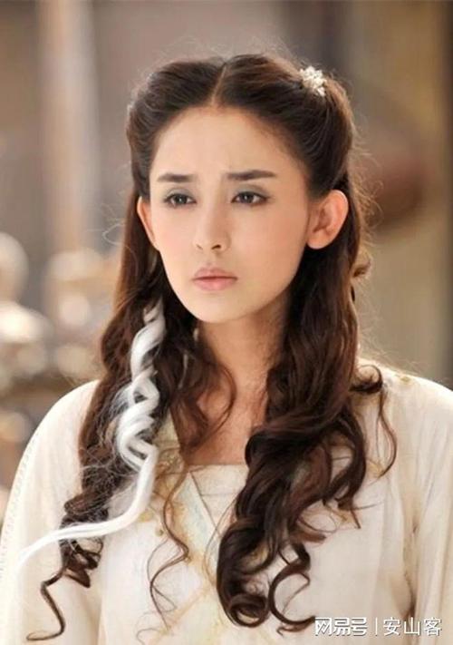 娱乐圈颜值与演技：三位女星走红之谜